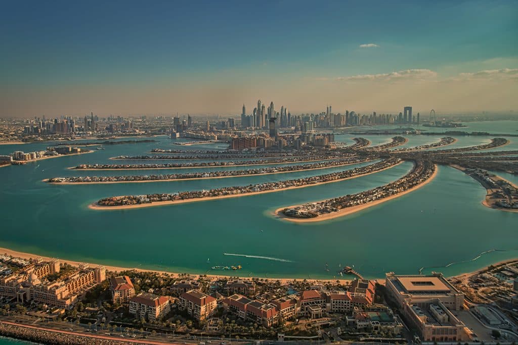 Business Bay vs Dubai Marina: The Data Behind Dubai's Two Most Popular Investment Zones